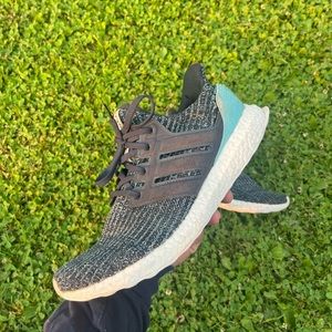 Ultraboost Parley 4.0 Carbon / Blue Spirit Size 8.5